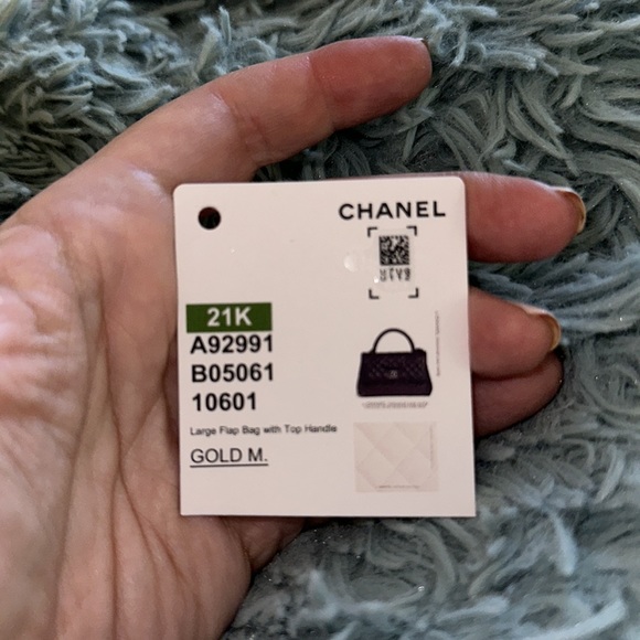 New Gorgeous White Chanel Coco Handle Caviar medium handbag.Never worn.Grab it! - Picture 7 of 11